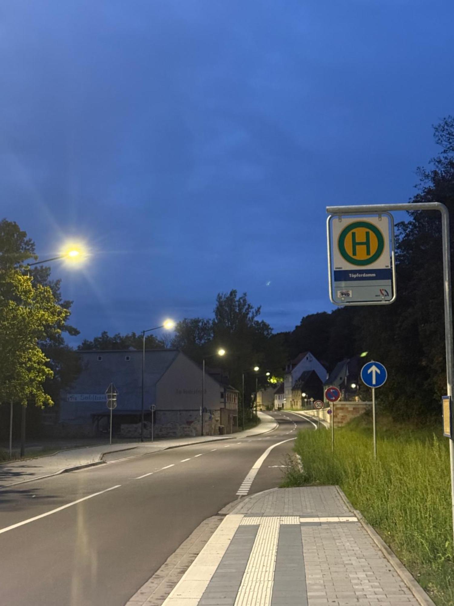 Ferienzimmer Healing Und Montuerwohnung Weißenfels Esterno foto